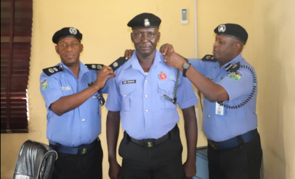 Niger CP decorates 43 promoted officers