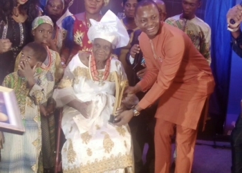 The wife of the Governor of Borno, Dr Falmata Zulum, the Ambassador of the state of Palestine to Nigeria, Ahmed Elkachachi, 102-year old Pan Africanist, Mrs Josephine Ezeanyache and others on Sunday night received the 2021 African Peace Ambassador Awards