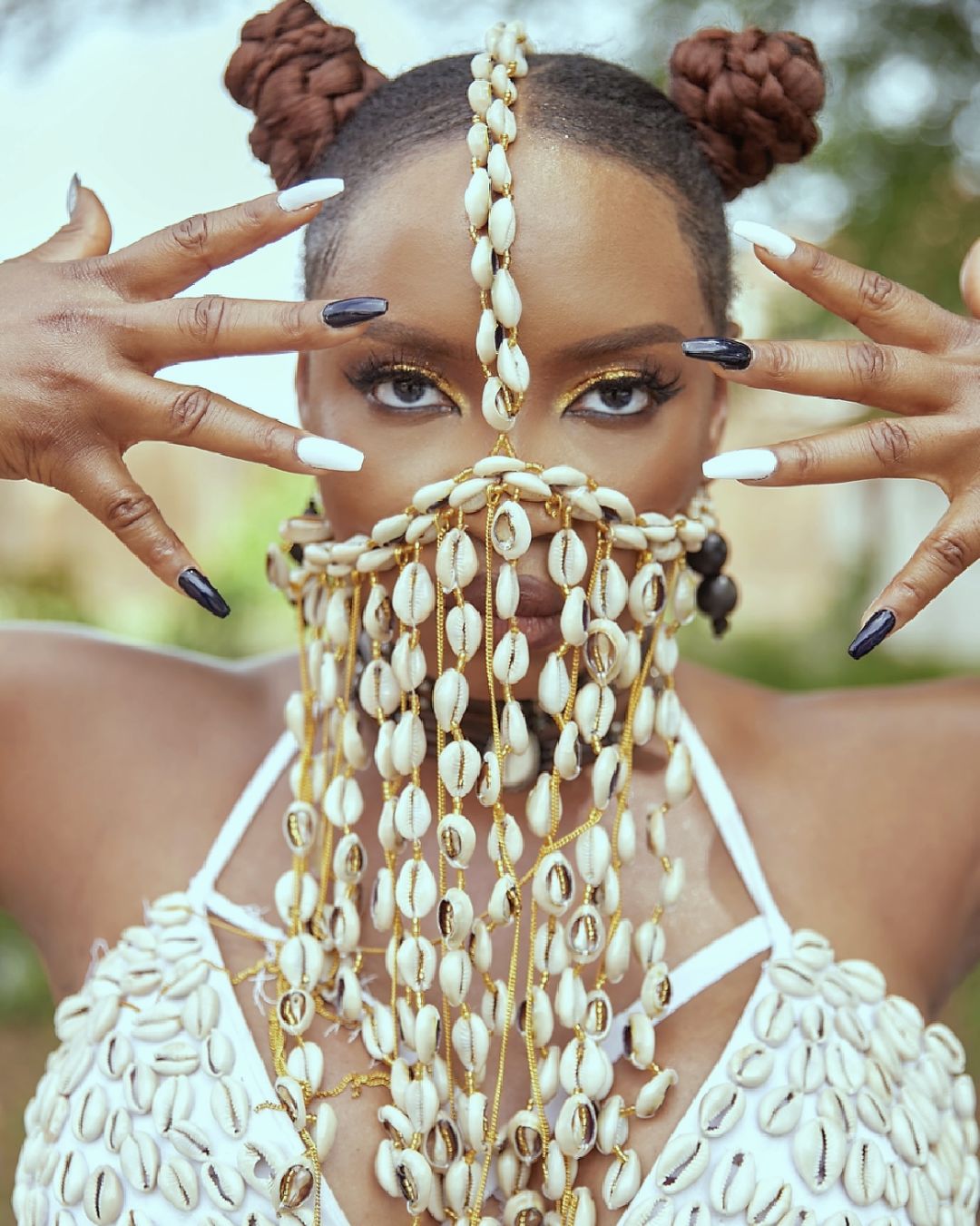 Yemi Alade Unleashes Visuals For Groovy Tune, ‘Dancina’ (Watch)