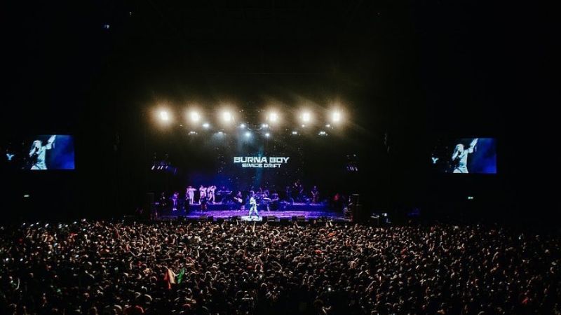 Burna Boy Takes Afrobeats To Dublin, Sells Out 13,000-Capacity 3Arena (Video)