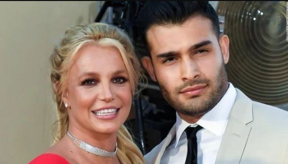 Britney Spears suffers miscarriage weeks after announcing she's pregnant
