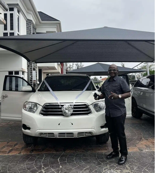Singer Yhemolee surprises his father with luxurious car