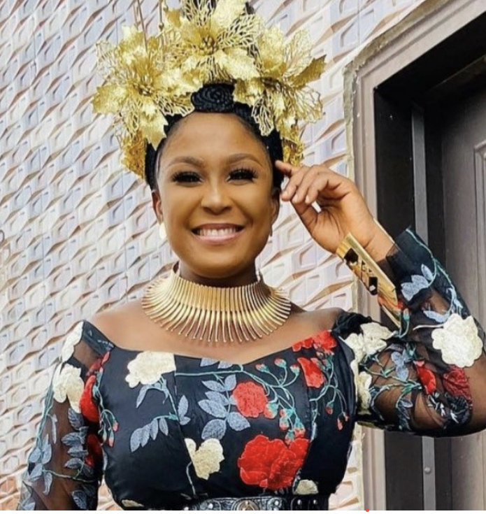 Nollywood actres Ruth Eze surprises mother with new house