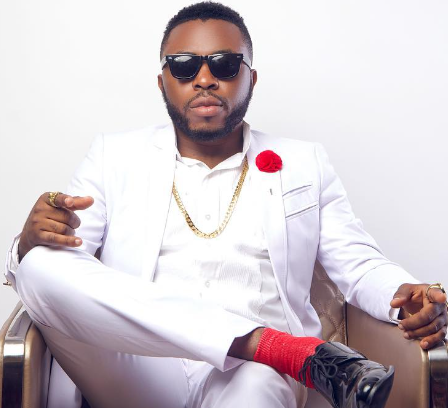 Samklef calls out Davido for disrespect, accuses him of clout chasing