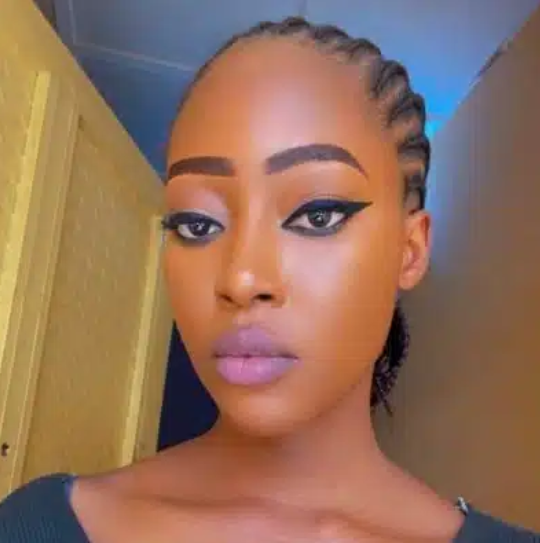 Lady slams boyfriend whose girlfriend danced with Omah Lay on stage