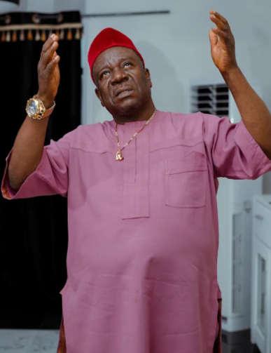 Twitter user draws comparisons between marriages of Nollywood legends Olu Jacobs and late Mr. Ibu following actor's demise 