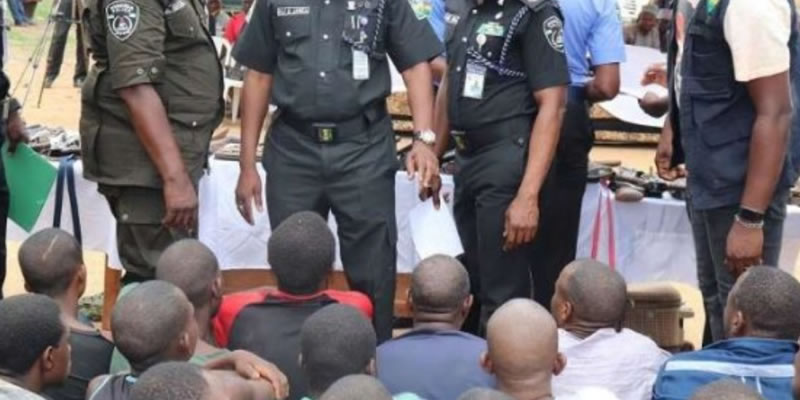 Kidnappers being paraded by Nigerian Police