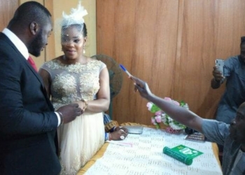 Couples during a wedding ceremony at Ikoyi registry, Lagos State