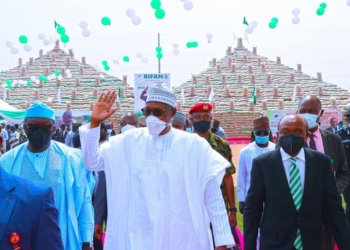 Buhari at the launch of the rice pyramid in Abuja