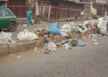 Refuse littered Lipede-Kuto market in Abeokuta shut by Ogun government