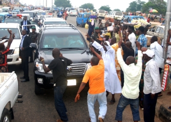 Gunmen attack Aregbesola’s convoys in Osogbo