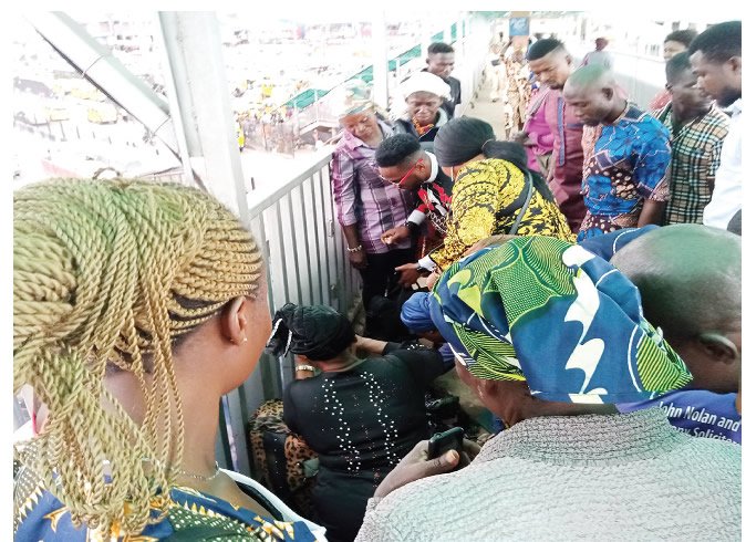 Great-grandma collapses, dies while climbing Lagos bridge