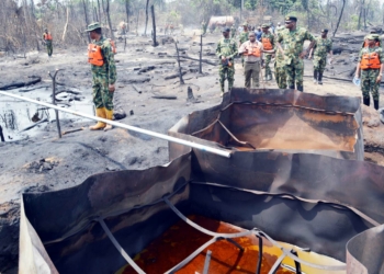 Nigerian military nabs oil thieves