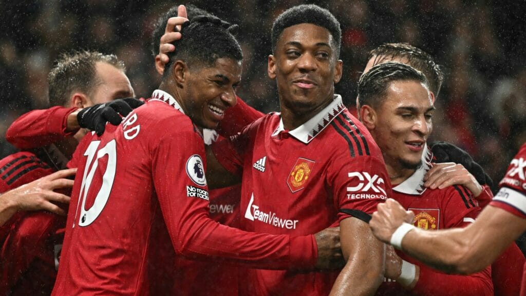 Manchester United Beat Nottingham Forest To Keep Top Four Hope Alive