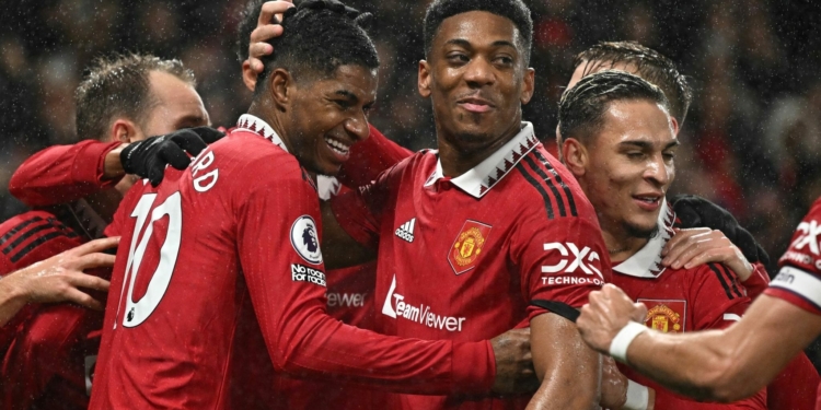 Manchester United Beat Nottingham Forest To Keep Top Four Hope Alive