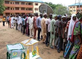 PHOTO FILE: Voters on the queue during the LGA election