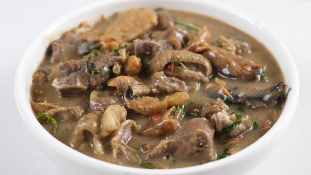 How to Prepare the Nigerian White Soup (Ofe Nsala)