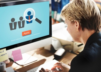 How to Become a Recruiter