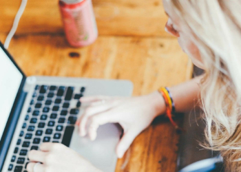 Lovers of budget dating prefer random cam chats