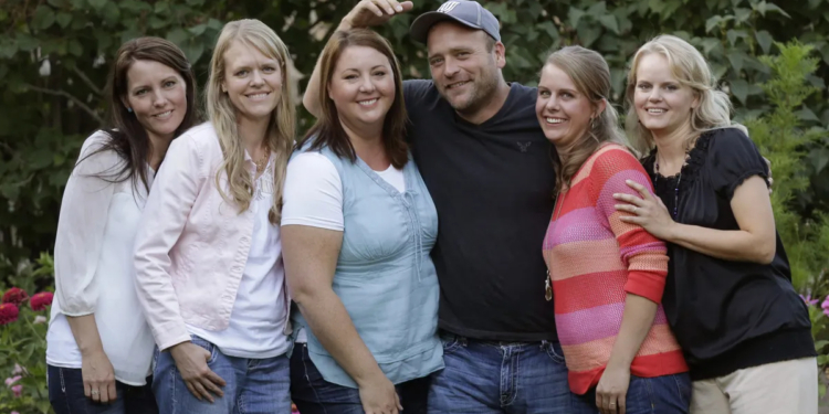 What is a Polygamous Family