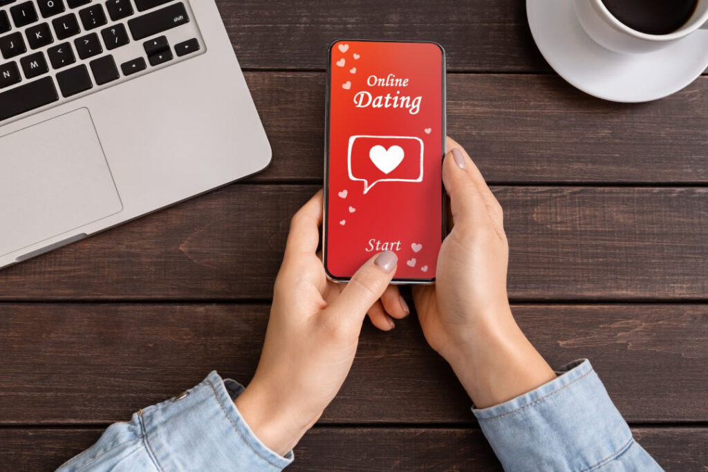 How to get noticed on a dating site