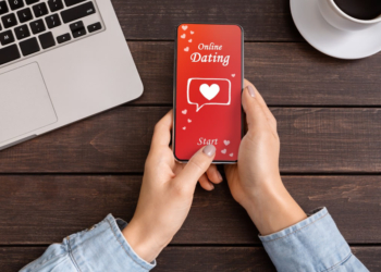 How to get noticed on a dating site