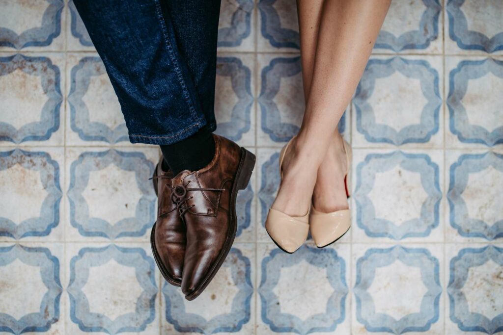 Dos and Don’ts of Dating a Coworker