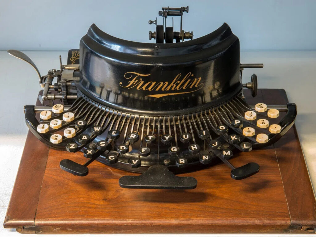 A Brief History of Typewriters
