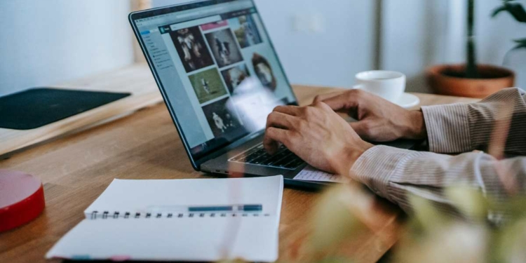 freelancing vs. 9-5 jobs