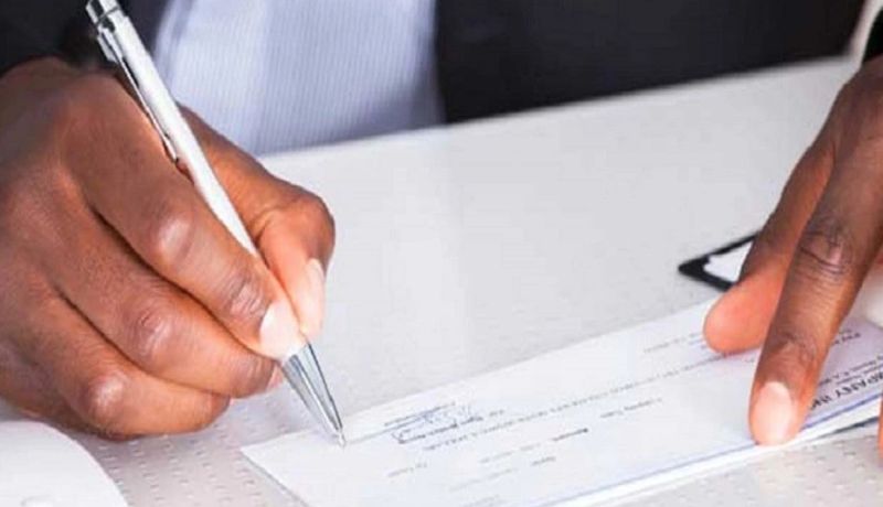How to Withdraw Money Using a Cheque Book