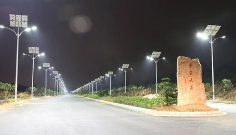 What Is a Solar Street Light and How Does It Work