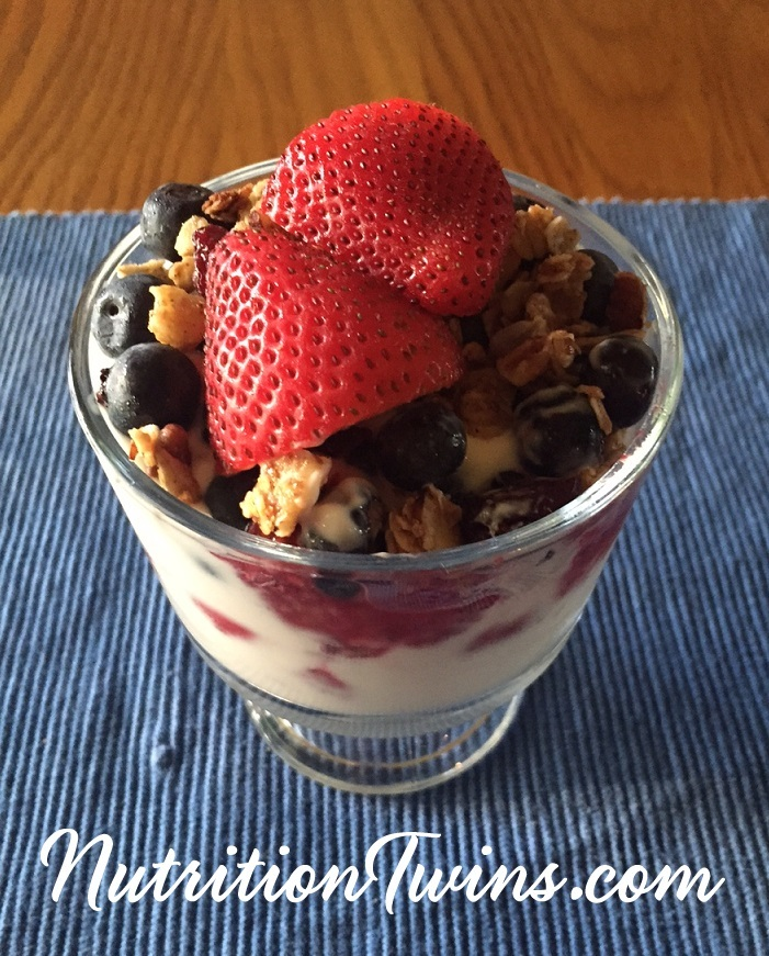 DIY: HOW TO MAKE HEALTHY HOME-MADE PARFAIT