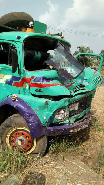 Sad! Commuters cry and touch the corpse of an Anglican priest killed in ghastly accident, begging him to wake up (photos/video)