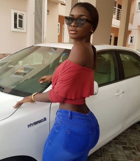 The figure on this Nigerian female model is causing men to go gaga on IG (photos)