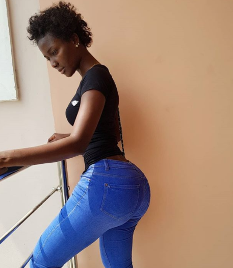The figure on this Nigerian female model is causing men to go gaga on IG (photos)