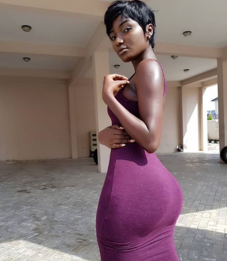 The figure on this Nigerian female model is causing men to go gaga on IG (photos)