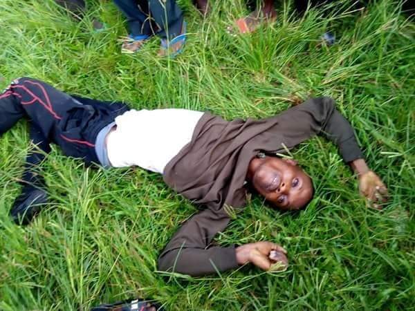  Member of armed phone-snatching gang shot dead in Edo (photos)