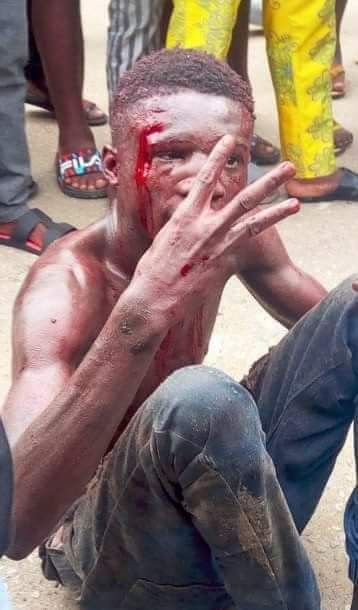 Jungle Justice: Suspected murderer burnt to death by angry mob in Rivers State (graphic photos)
