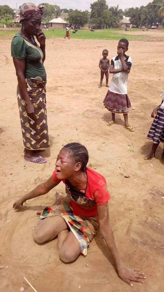 Photos: Young woman wails in grief after her only child dies at IDP camp in Benue