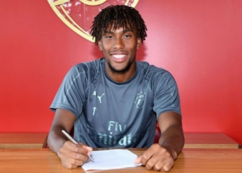 Alex Iwobi signing deal with Emirates