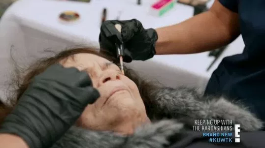 Kim Kardashian does makeup for "dead body" in mortuary