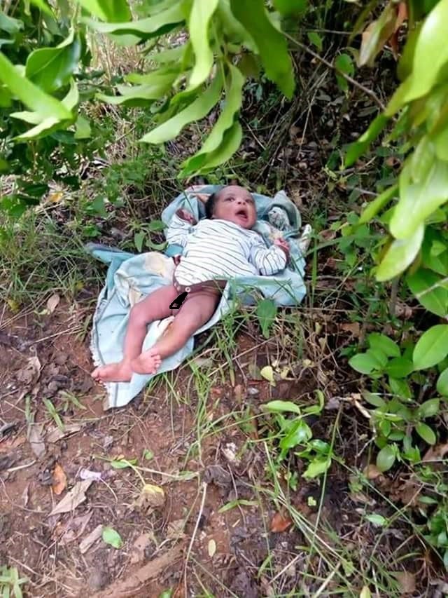 Beautiful baby boy found dumped by bush in Kenya (Photo)