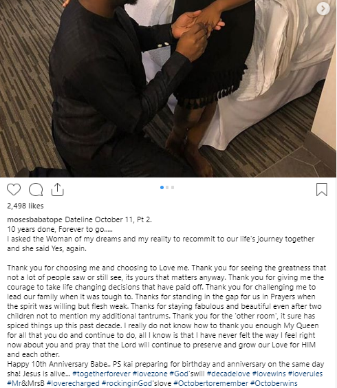  Cinema Director re-proposes to his wife of 10 years with a nice ring (photos)