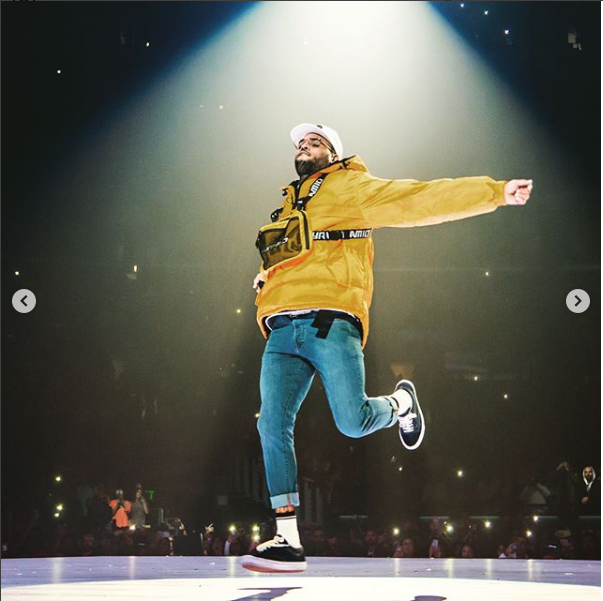 Drake officially ends his beef with Chris Brown, brings the singer on stage at his concert in LA (Photos)