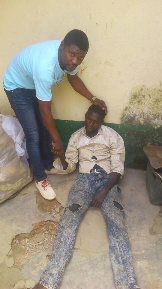 Photos:?Man found unconscious after hiding inside a wardrobe for 5-days during the recent?Kaduna Crisis