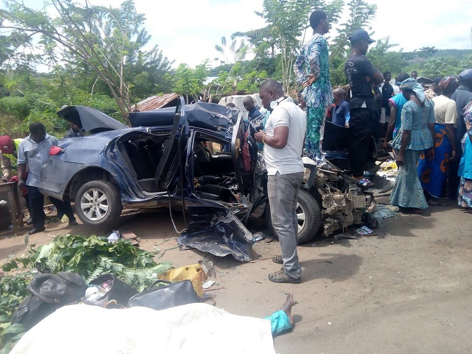 Graphic photos: Scores killed as alleged police extortion causes multiple vehicle accident involving 3 cars, 18 seater bus and a truck in Osun