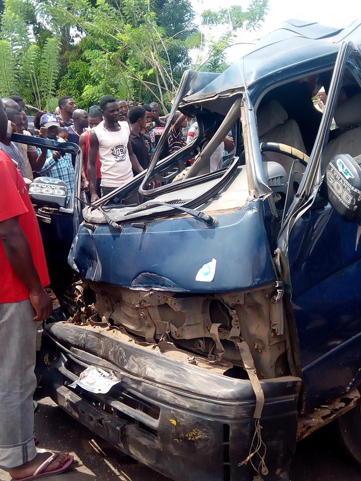 Graphic photos: Scores killed as alleged police extortion causes multiple vehicle accident involving 3 cars, 18 seater bus and a truck in Osun