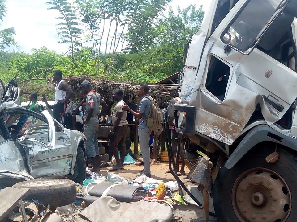 Graphic photos: Scores killed as alleged police extortion causes multiple vehicle accident involving 3 cars, 18 seater bus and a truck in Osun