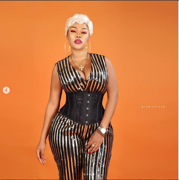 Nollywood actress Daniella Okeke strikes seductive poses in new photos