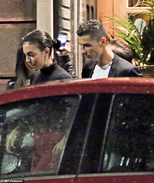 Cristiano Ronaldo and girlfriend Georgina Rodriguez enjoy a dinner date?in Milan together?(Photos)
